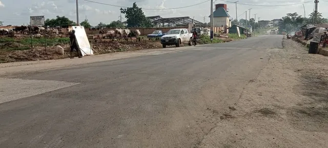 Road construction in Anambra State: finished carriageway